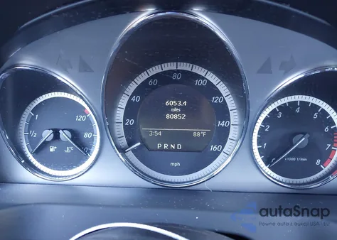 2010 Mercedes-Benz C 300 Luxury/Sport z USA, uszkodzony, nr VIN WDDGF5EB1AF474841